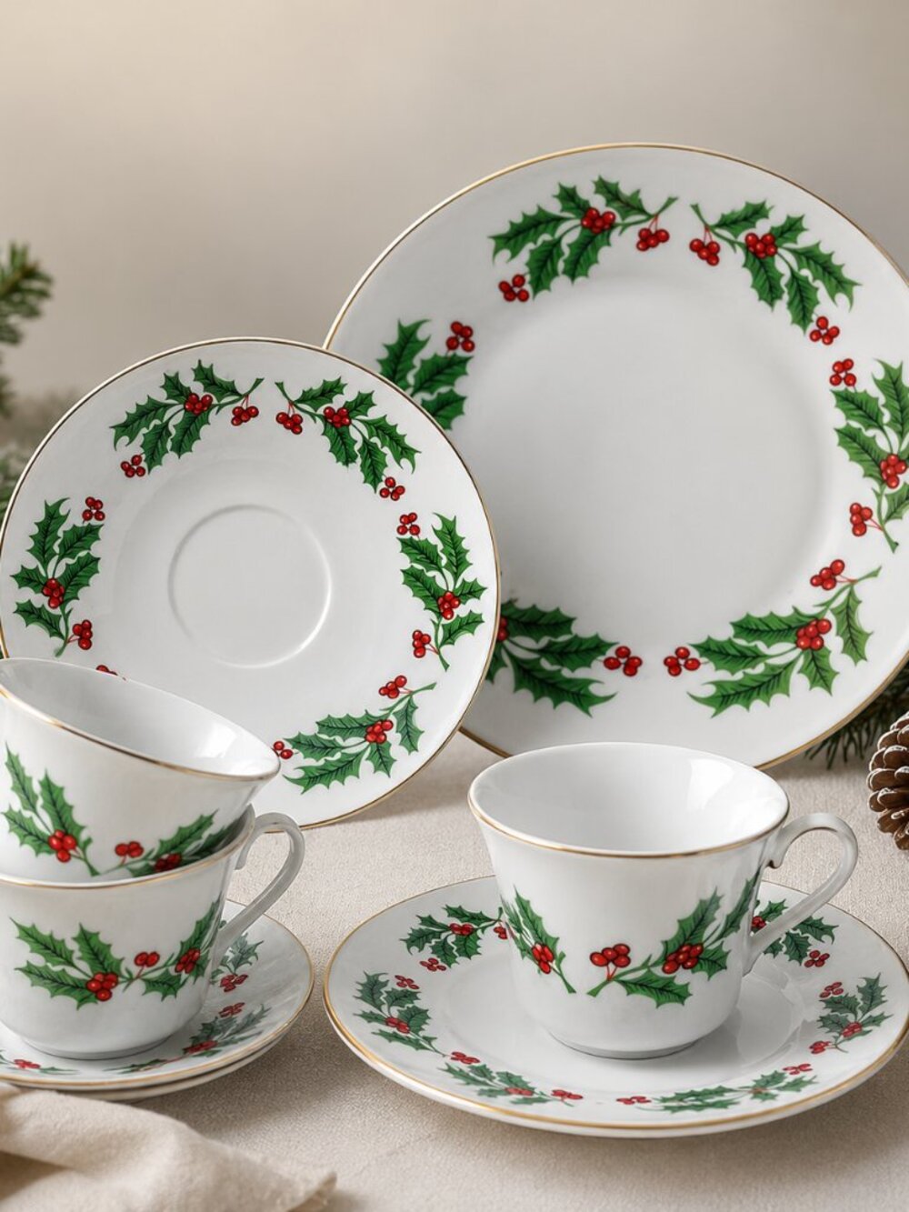 Vintage NOS 12 Pc Christmas Holly Berry Porcelain Dinnerware Set in box